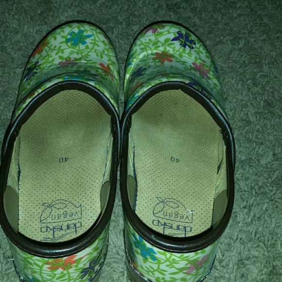 Shoes - Picture 2 of 5